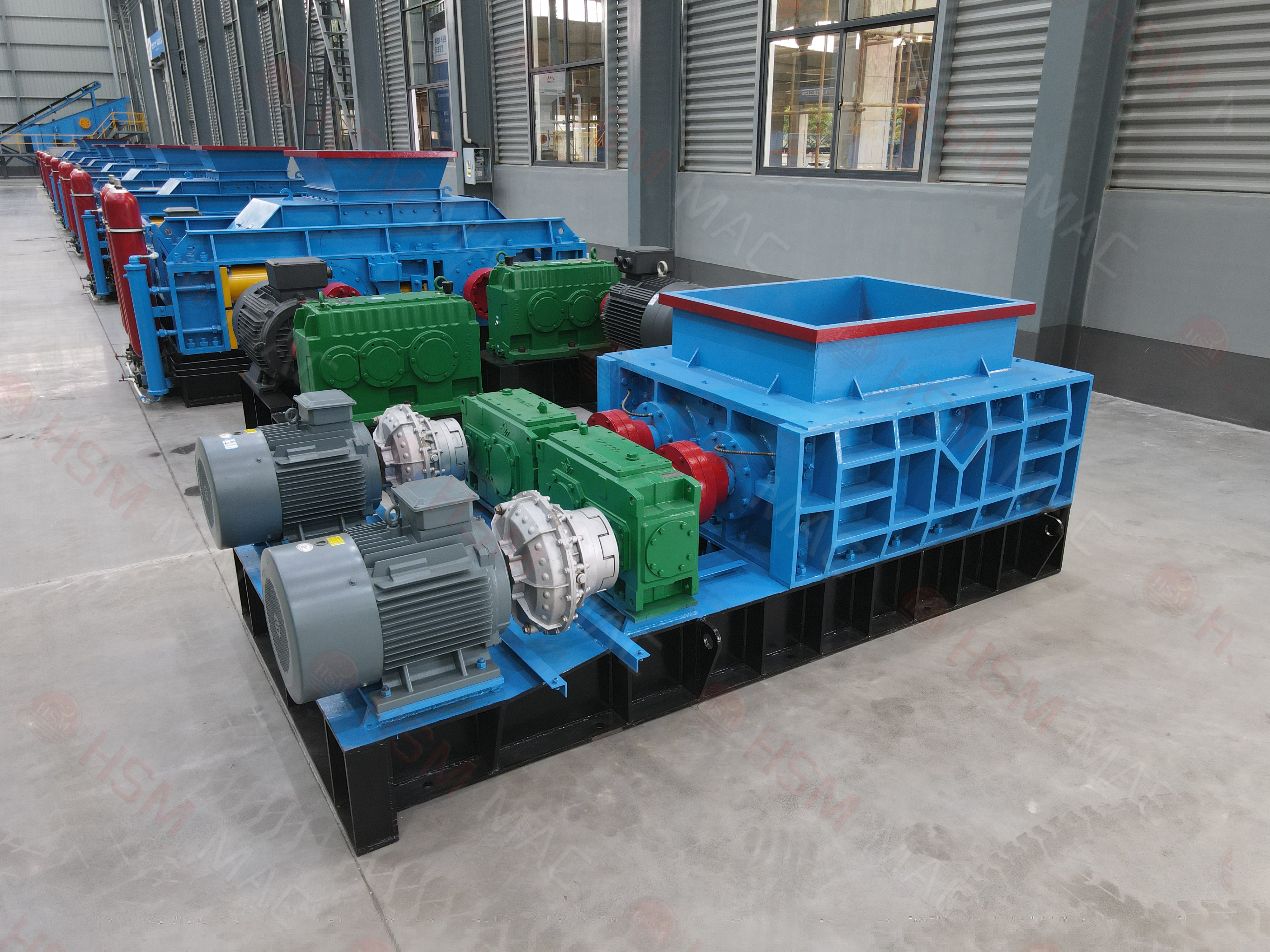 強(qiáng)力分級破碎機(jī)